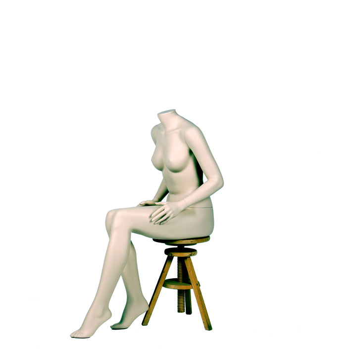 Darrol female mannequin without head - sitting